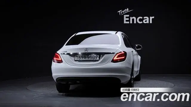 Mercedes-Benz C-Class 2019 — Фото 4/20