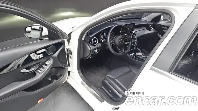 Mercedes-Benz C-Class 2019 — Фото 11/20