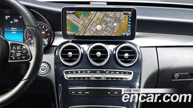 Mercedes-Benz C-Class 2019 — Фото 13/20