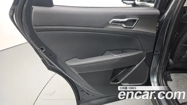 Kia Sportage 2025 — Şəkil 28/32