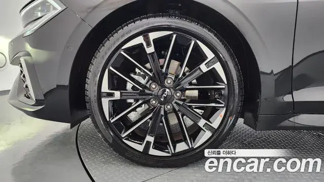 Kia K5 2026 — Şəkil 33/36