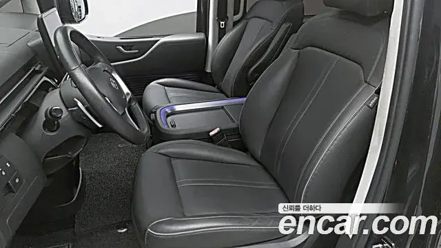 Hyundai Staria 2022 — Photo 7/20