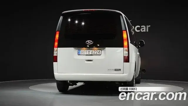 Hyundai Staria 2023 — Photo 3/20