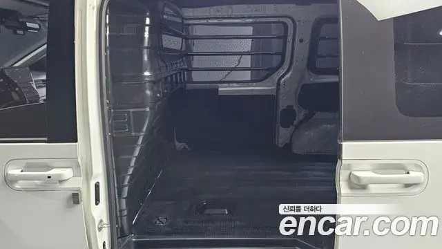 Hyundai Staria 2023 — Photo 12/20