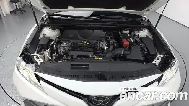 Toyota Camry 2019 — Фото 6/20