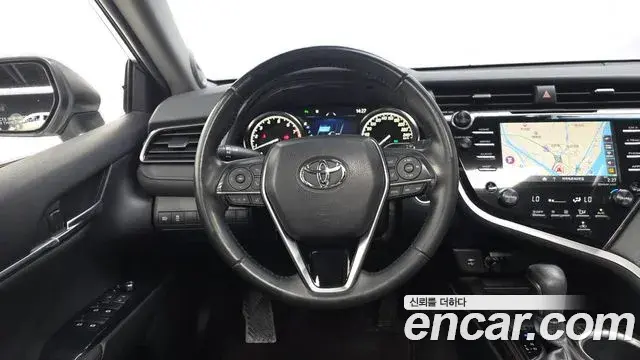 Toyota Camry 2019 — Фото 13/20