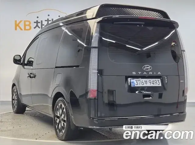 Hyundai Staria 2023 — Фото 2/20