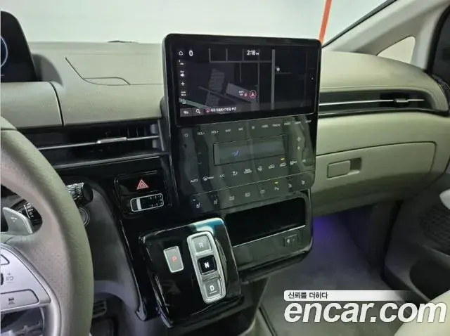 Hyundai Staria 2023 — Фото 9/20