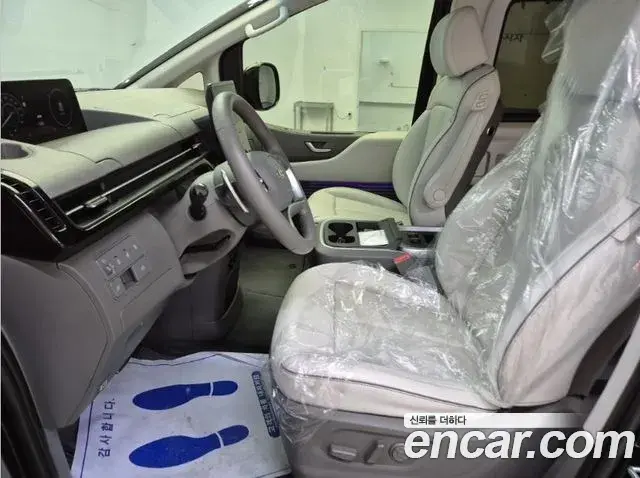 Hyundai Staria 2023 — Фото 16/20