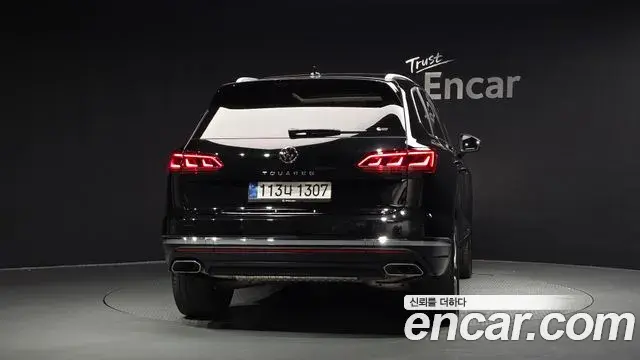 Volkswagen Touareg 2023 — Şəkil 11/20