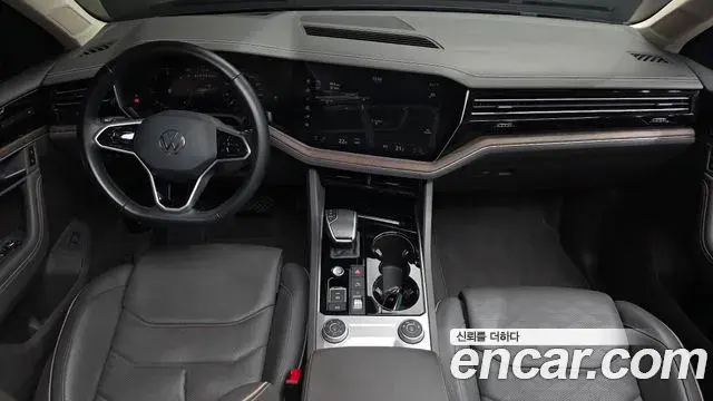Volkswagen Touareg 2023 — Şəkil 19/20