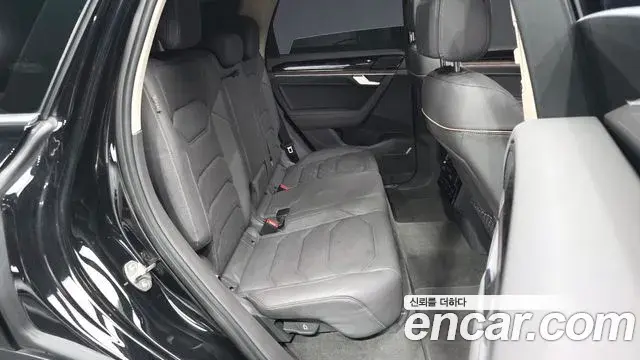 Volkswagen Touareg 2023 — Şəkil 7/20