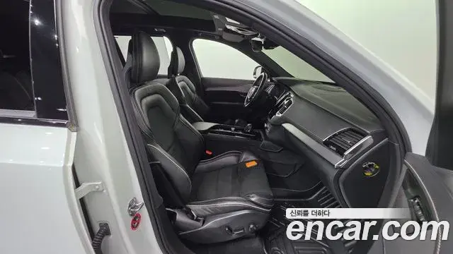 Volvo XC90 2020 — ფოტო 10/37