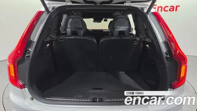 Volvo XC90 2020 — ფოტო 36/37