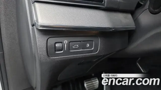 Volvo XC90 2020 — ფოტო 5/37