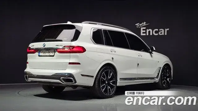 BMW X7 2022 — Фото 2/20