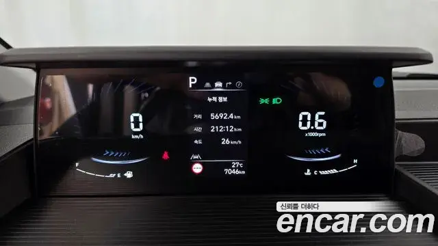 Hyundai Staria 2025 — Фото 8/20