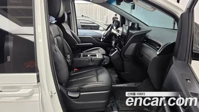 Hyundai Staria 2025 — Фото 11/20