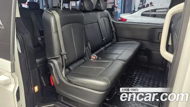 Hyundai Staria 2025 — Фото 12/20