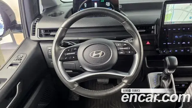 Hyundai Staria 2025 — Фото 13/20