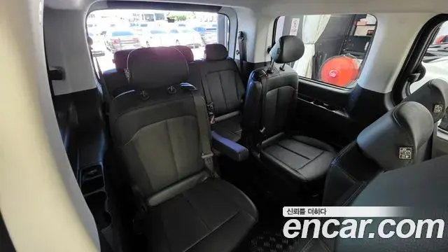 Hyundai Staria 2025 — Фото 19/20