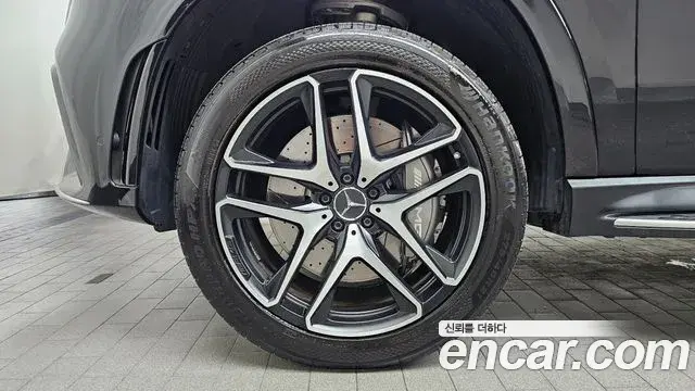 Mercedes-Benz GLE-Class 2023 — Фото 5/20