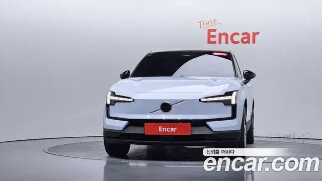 Volvo EX30 2025 — ფოტო 31/33