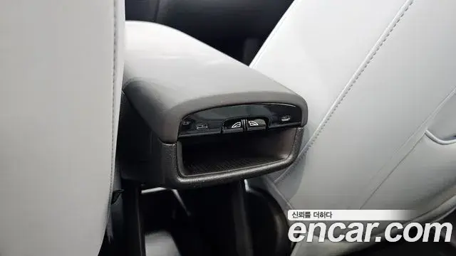 Volvo EX30 2025 — ფოტო 15/33