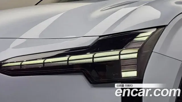Volvo EX30 2025 — ფოტო 7/33