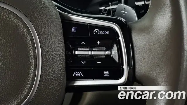 Kia Carnival 2021 — Фото 19/20