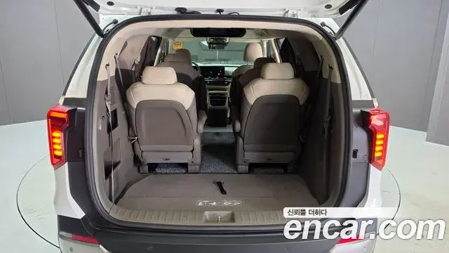 Kia Carnival 2024 — Photo 18/20