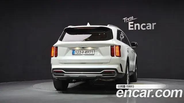 Kia Sorento 2023 — Photo 3/20