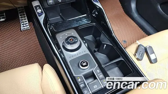 Kia Sorento 2023 — Photo 8/20