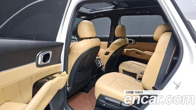 Kia Sorento 2023 — Photo 11/20