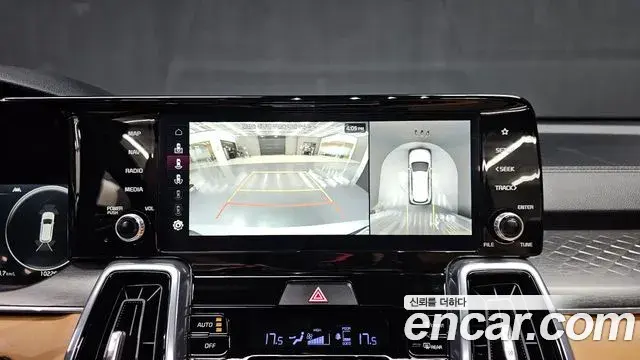 Kia Sorento 2023 — Photo 13/20