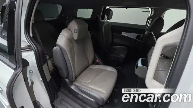 Kia Carnival 2024 — Photo 18/20