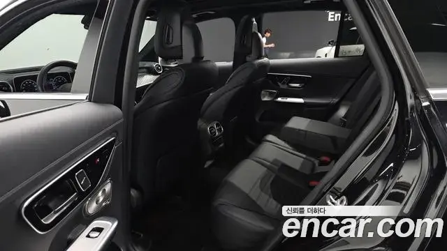 Mercedes-Benz GLC-Class 2023 — Photo 11/20