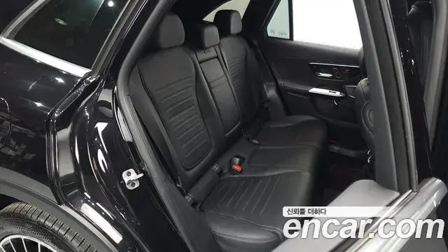 Mercedes-Benz GLC-Class 2023 — Photo 12/20