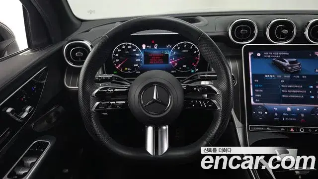 Mercedes-Benz GLC-Class 2023 — Photo 14/20