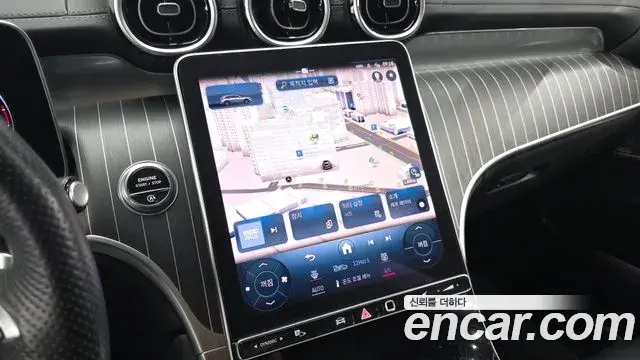 Mercedes-Benz GLC-Class 2023 — Photo 15/20