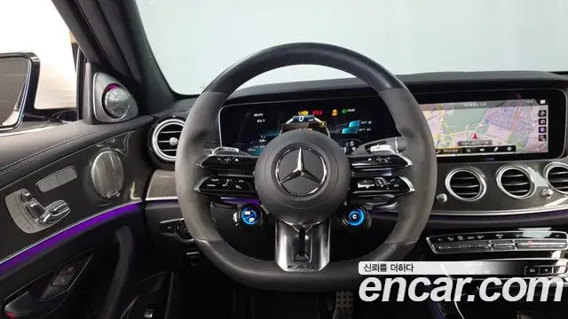 Mercedes-Benz E-Class 2022 — Photo 13/20