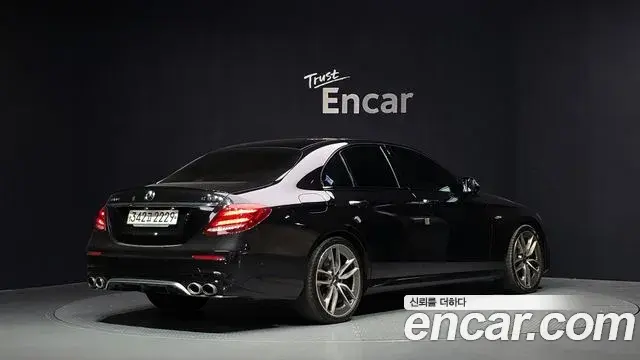 Mercedes-Benz E-Class 2019 — Photo 2/20