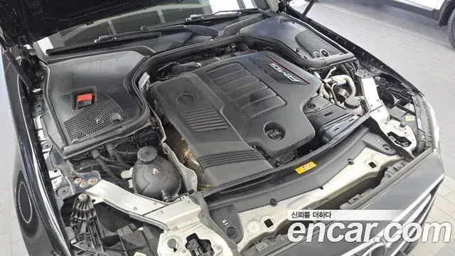 Mercedes-Benz E-Class 2019 — Photo 6/20