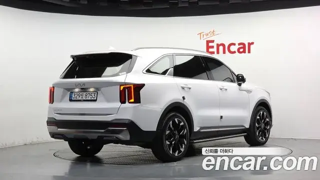 Kia Sorento 2024 — Фото 2/20