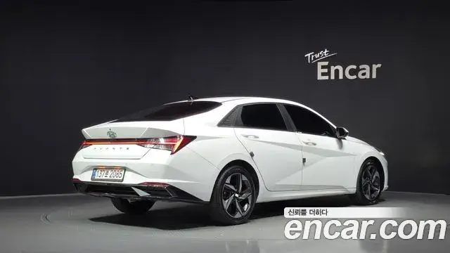 Hyundai Avante 2020 — Photo 2/20