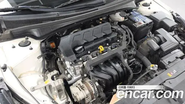 Hyundai Avante 2020 — Photo 6/20