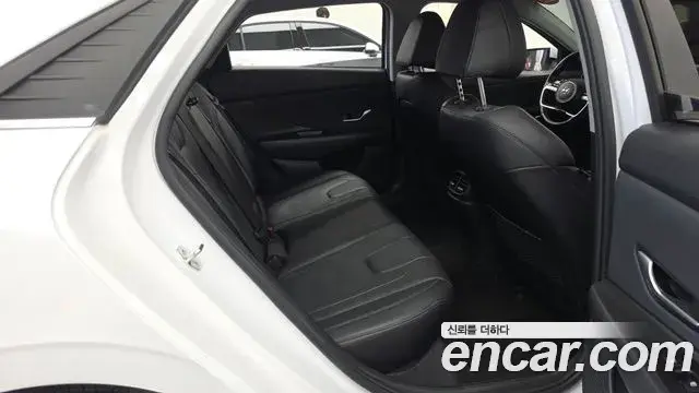Hyundai Avante 2020 — Photo 12/20