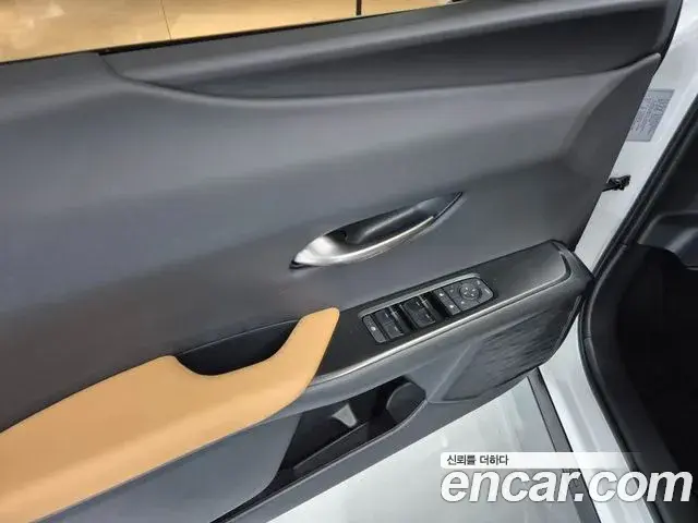 Lexus UX300h 2025 — ფოტო 11/20