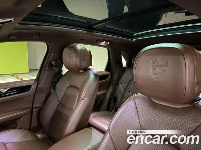 Porsche Cayenne 2020 — Photo 6/19