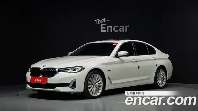 BMW 5 Series 2022 — ფოტო 20/20
